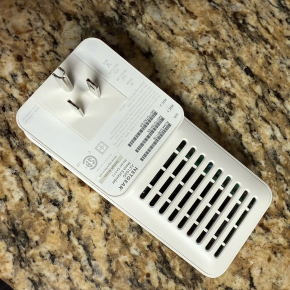 Netgear WiFi extender - Picture 6 of 8